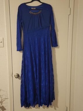 Elegant Royal Blue Lace Maxi Dress with Necklace Detail